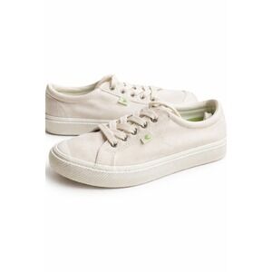 Cariuma OCA Low Off White 7.5 Canvas Sneakers Sustainable Lace Up